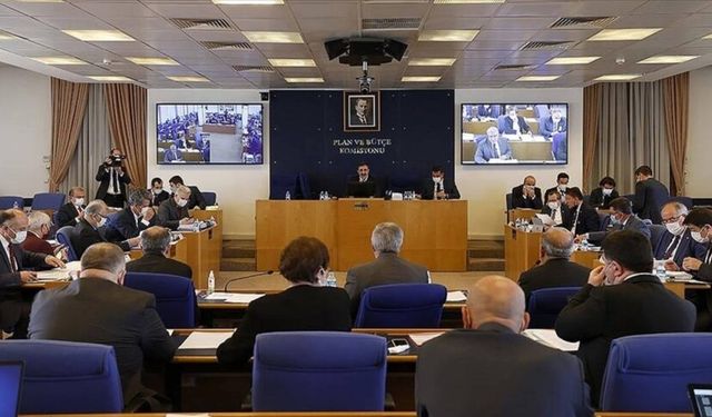 AKP’nin vergi hamlesi MHP’yi bile çileden çıkarttı