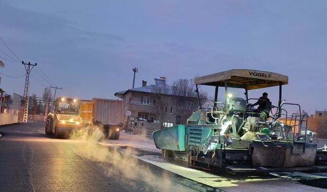 Edremit Belediyesi kış öncesi yol yapım çalışmalarını hızlandırdı