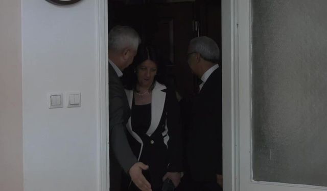 İmralı Heyeti'nden EMEP'e ziyaret... Seyit Aslan: Sürecin nihayete ermesi için adımların atılmasını talep edeceğiz