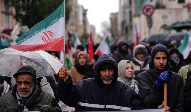 HRANA: İran'da 100'ü çocuk 5 bin 858 kişi katledildi