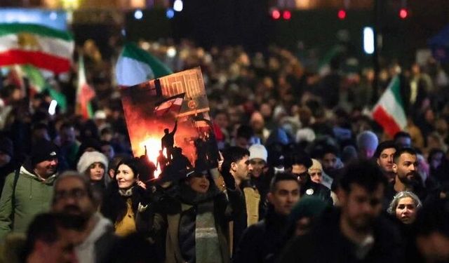 İran'da protestolar: Katledilen 10 Kürt yurttaşın kimlikleri açıklandı