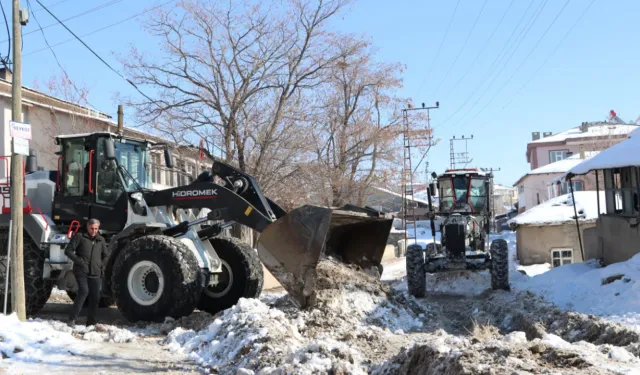 Özalp’ta karla mücadele seferberliği: Belediye ve esnaf el ele