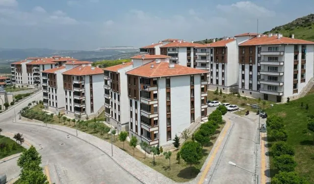 Van’da TOKİ kura sonuçları açıklandı: 3 bin 500 konutun hak sahipleri belirlendi