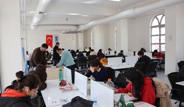 Tuşba Belediyesi’nden Öğrencilere Ücretsiz Deneme Sınavı ve Kaynak Desteği