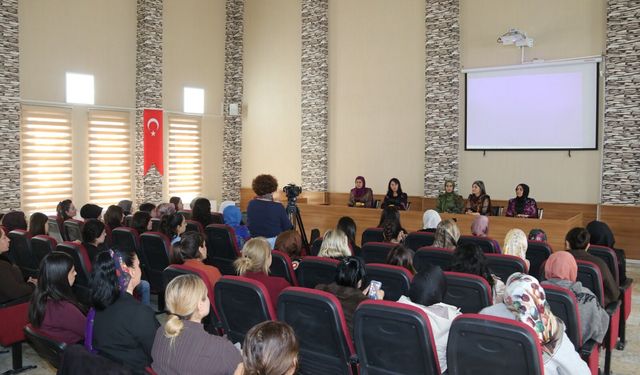 Edremit’te 8 Mart Buluşması: “Kadın Mücadelesinden Vazgeçmeyeceğiz”