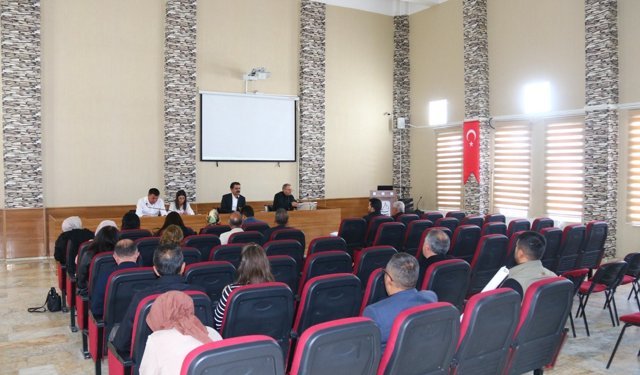 Edremit Belediyesi nisan ayı meclis toplantılarına başladı: Komisyon ve yönetim seçimleri yapıldı