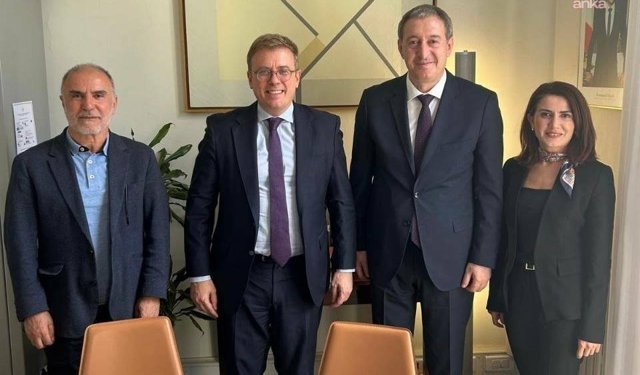 DEM Parti heyeti Fransa'da diplomatik temaslarda bulundu