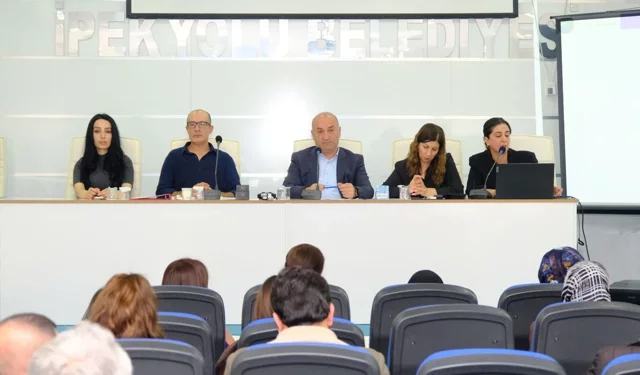 İpekyolu Meclisi’nde faaliyet raporu kabul edildi: Eşbaşkan Şapkacı’dan “şeffaf yönetim” vurgusu