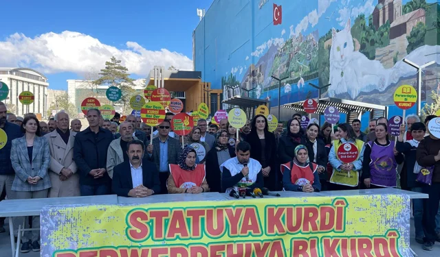 Van’da Kürt Dil Bayramı Açıklaması: “Kürtçe Resmi Statüye Kavuşmalı”