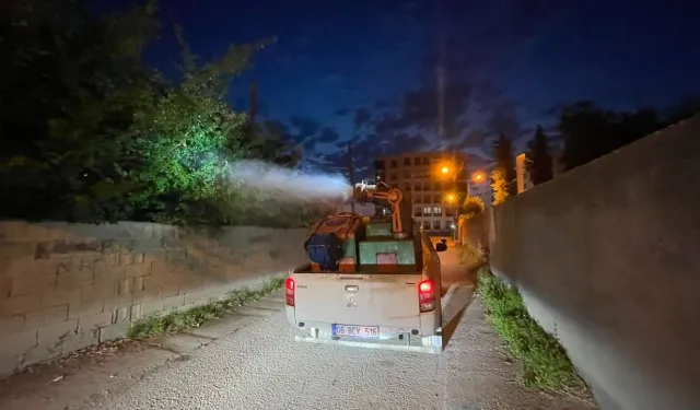 İpekyolu Belediyesi 52 mahallede sivrisinek ve larvalara karşı ilaçlama çalışmalarını sürdürüyor