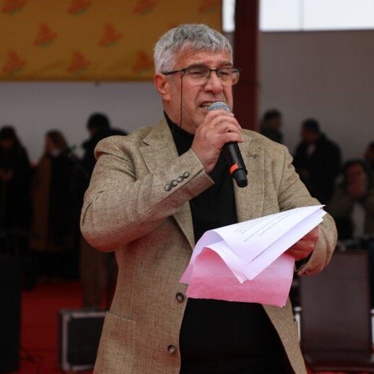 Veysi Aktaş Van Newrozu’nda konuştu: “Halk isterse engeller aşılır, demokratik cumhuriyet şarttır"