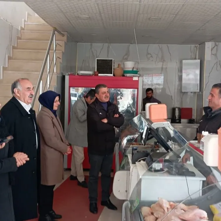 Başkale Belediye Eş Başkanları esnafı ziyaret etti