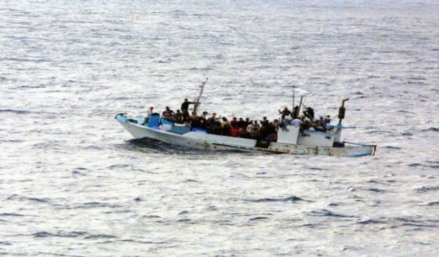 İtalya'da göçmen teknesi battı: 41 ölü