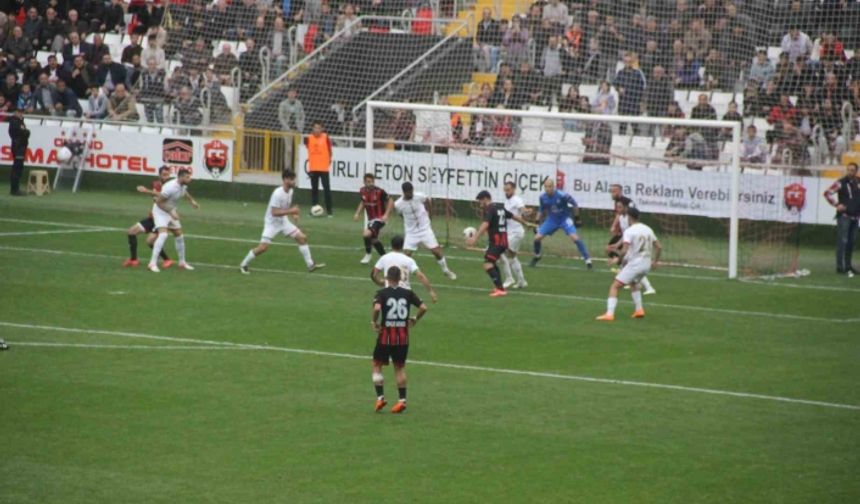 Amedspor zirvedeki yerini ve namağlup unvanını korudu