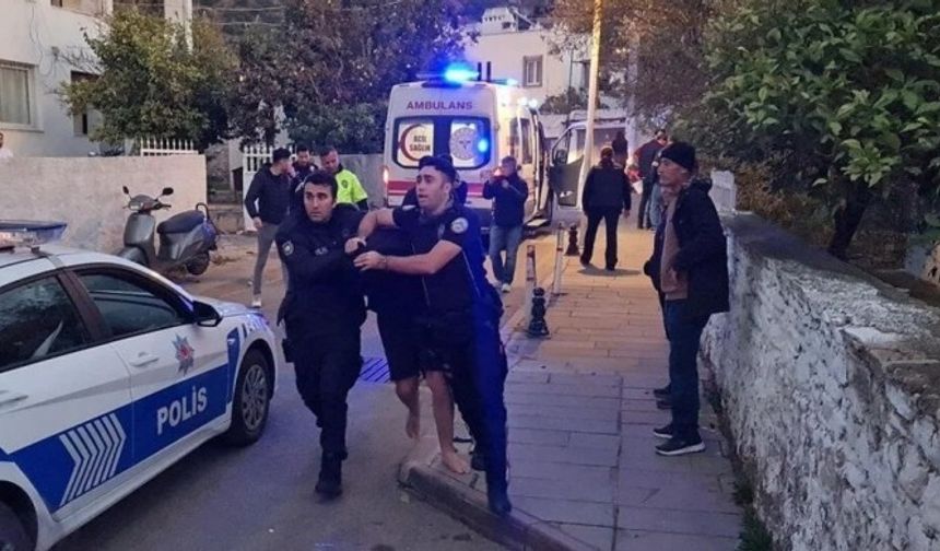 Kadın Cinayeti: 16 yaşındaki oğlu tarafından katledildi