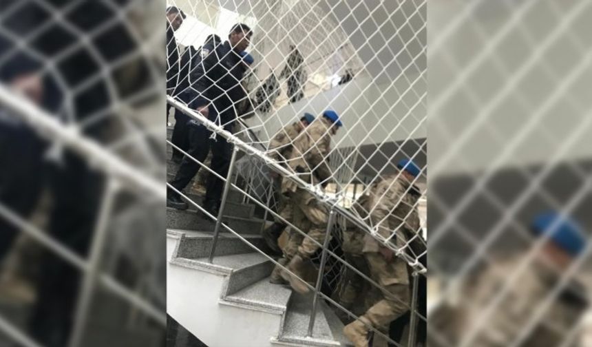 Gözaltına alınanlardan 50’den fazla kişi tutuklandı