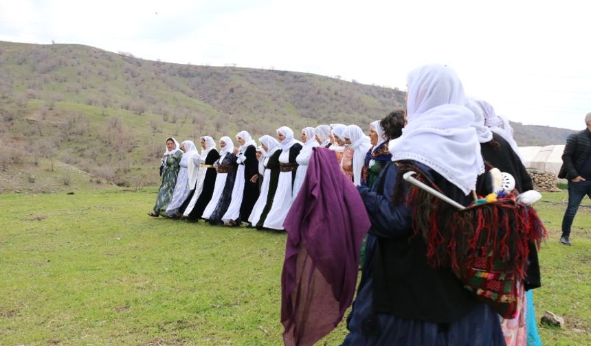 Kadınlardan Kürt kültürüne dair görsel şölen