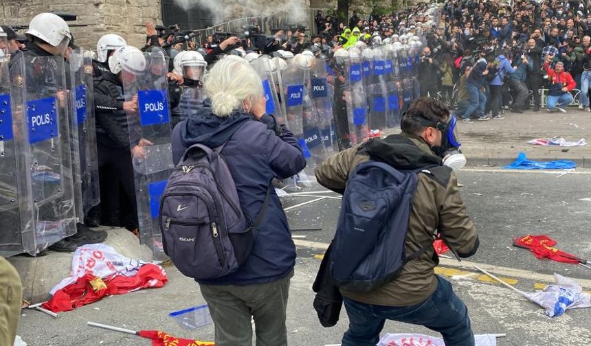 İstanbul’da en az 216 kişi gözaltına alındı