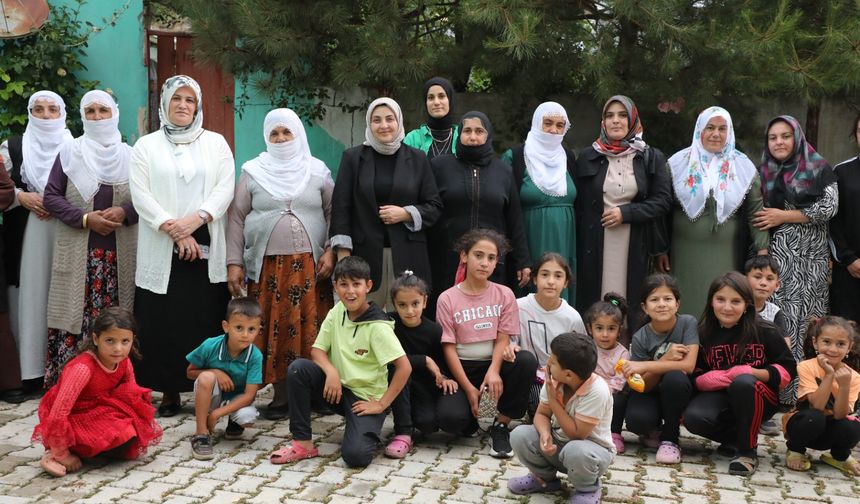Erciş Belediyesi Çimen Mahallesi'nde ‘Toplumsal cinsiyet eşitliliği' konulu eğitim programı düzenledi