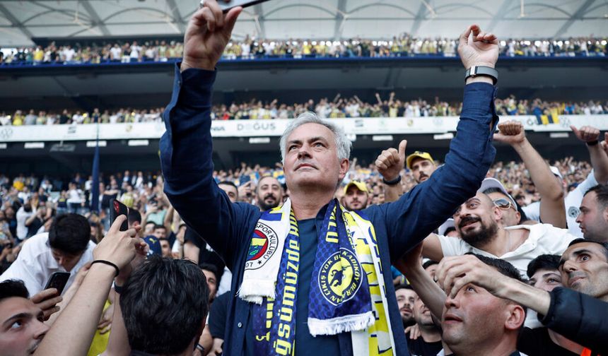 Jose Mourinho’dan gelecek sezon mesajı: Fenerbahçe'nin başında kalacak mı?