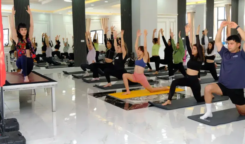 İpekyolu Belediyesi’nden kadınlara ücretsiz yoga etkinliği