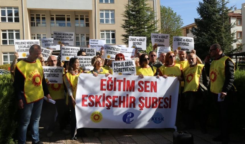 Öğretmenler'den Bakan Tekin'e istifa çağrısı