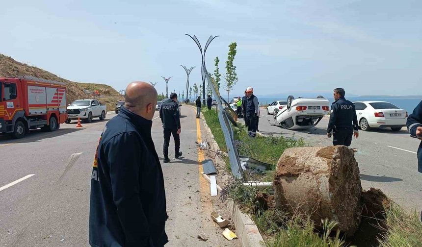 Van Edremit’te Trafik Kazası: 3 Kişi Yaralandı