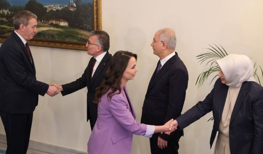 DEM Parti'den AKP Görüşmesi Sonrası Açıklama: “Toplumun Beklentilerini İfade Ettik”