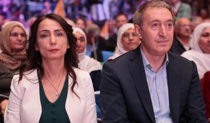 DEM Parti heyeti Fransa'da diplomatik temaslarda bulundu