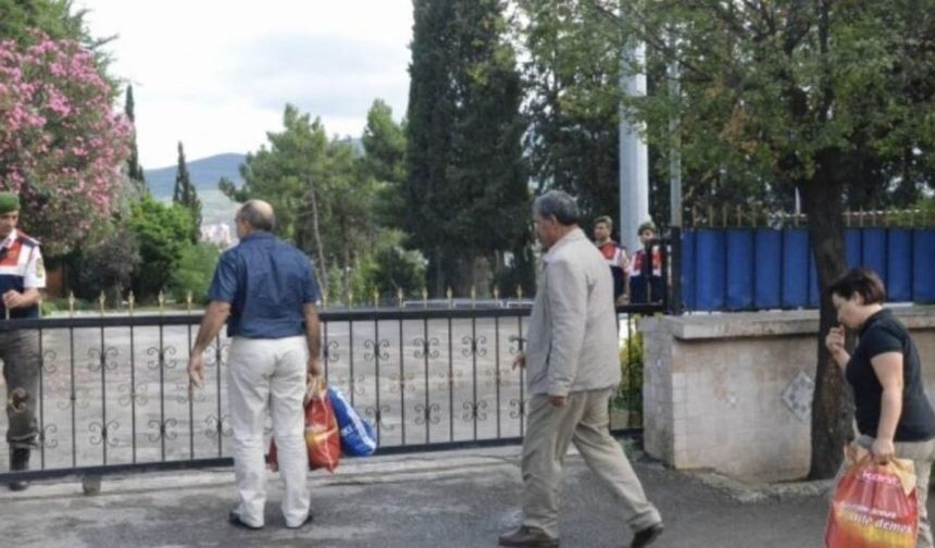 İmralı’da Bayram Görüşmesi: Abdullah Öcalan 26 Yıl Sonra Yeğenleriyle Bayramlaştı