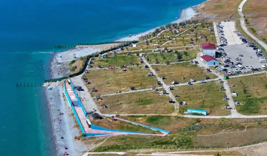 Van Gölü’nün incisi Mavi Bayraklı Halk Plajı yeniden ücretsiz hizmette