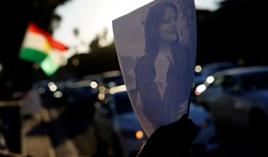 İran'da 2022 protestolarına katılan 5 Kürt'e idam cezası