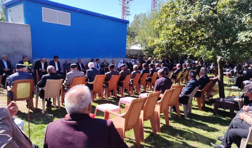 Ahmet Türk, Erciş’te saldırıda hayatını kaybeden kardeşlerin ailesini ziyaret ederek başsağlığı diledi