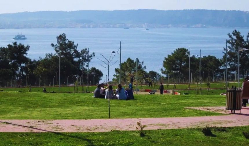 Çanakkale Özgürlük Parkı: Panoramik Deniz Manzarası Sizleri Bekliyor