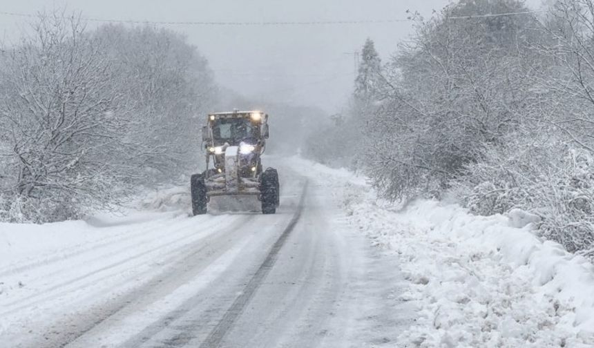 4 ilde 778 yerleşim yerinin yolu kapandı