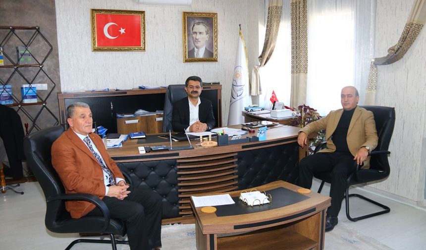 Edremit Belediyesi, Yüksekova’ya 15 bin mevsimlik çiçek satışı için protokol imzaladı