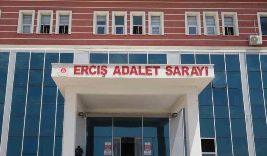 Erciş’te gözaltına alınan okul müdürü adli kontrolle serbest bırakıldı