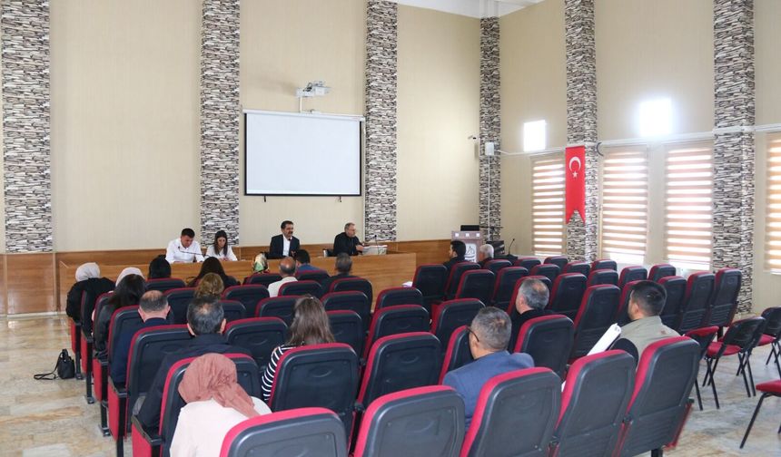 Edremit Belediyesi nisan ayı meclis toplantılarına başladı: Komisyon ve yönetim seçimleri yapıldı