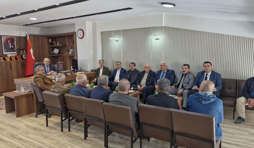 Van’da DEM Parti heyetinden Oto Sanayi Sitesi’ne ziyaret