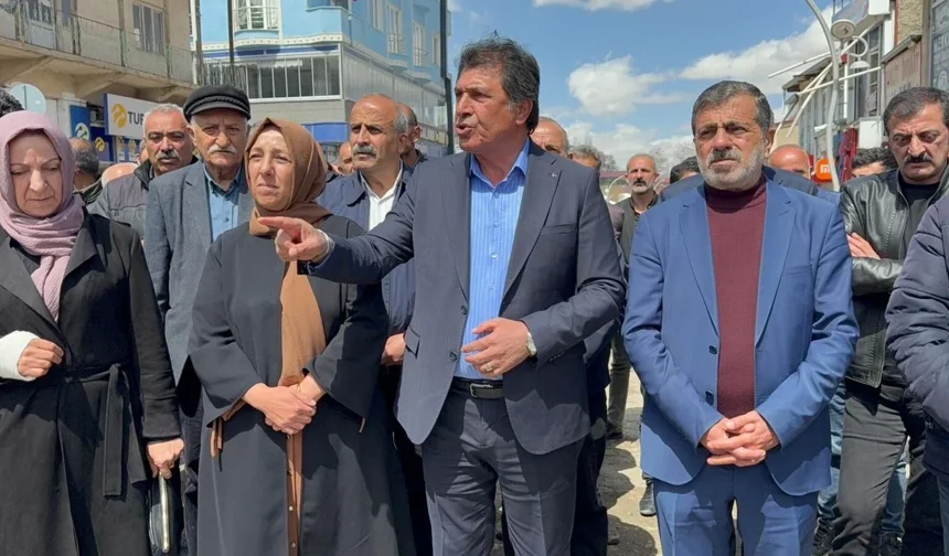 Van Başkale’de 3 gencin gözaltında darp edildiği iddiası protesto edildi