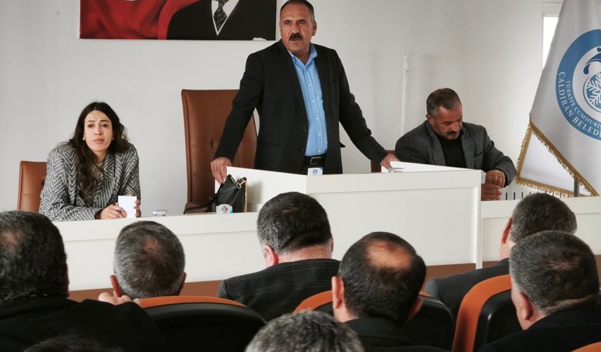 Çaldıran Belediyesi eşbaşkanları mahalle muhtarlarıyla sorun ve talepleri görüştü
