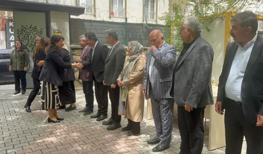 Van’da Dem Parti ve DBP’den bayramlaşma programı