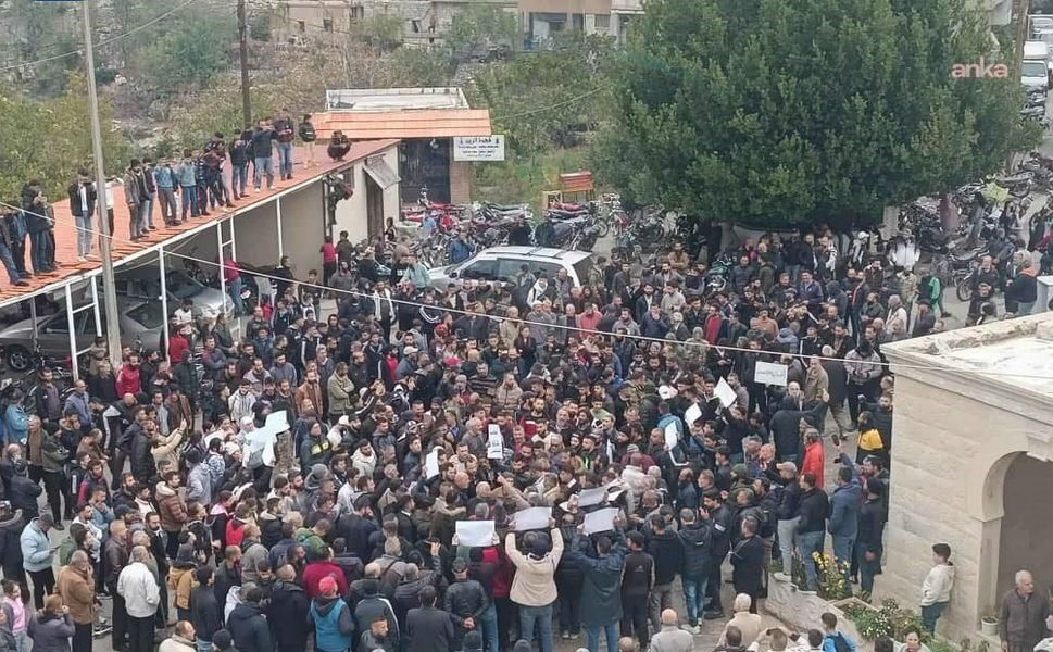 İHD: Suriye'de Alevi ve Ermeni halkına yönelik saldırılar endişe yaratıyor