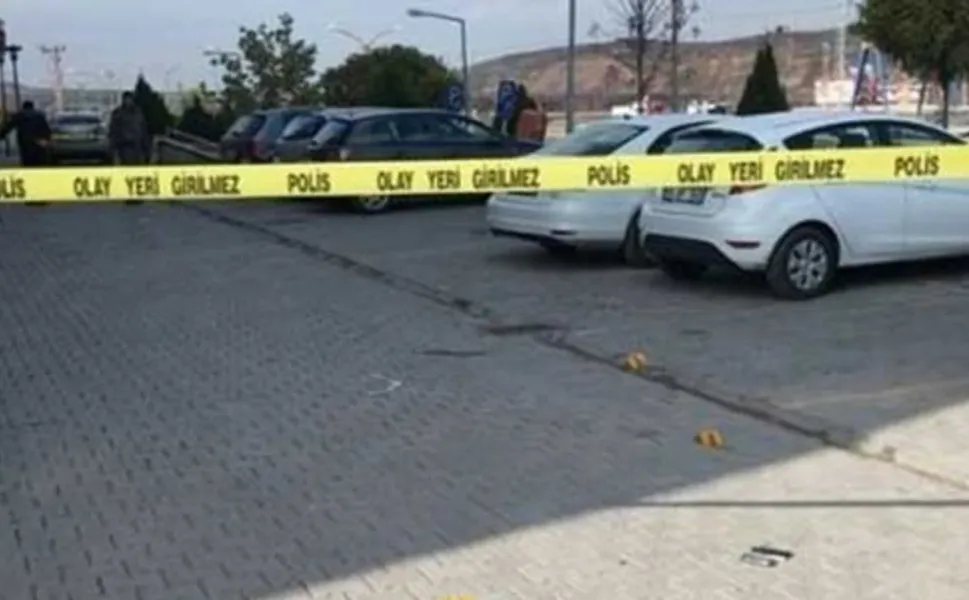 Erciş’te 19 yaşındaki genç kız evinde ölü bulundu