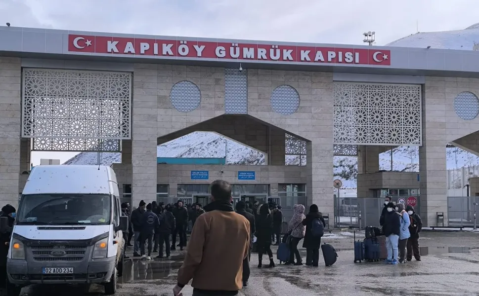 İran’daki iç karışıklık Van Kapıköy Sınır Kapısı’nda endişeli bekleyişe yol açtı