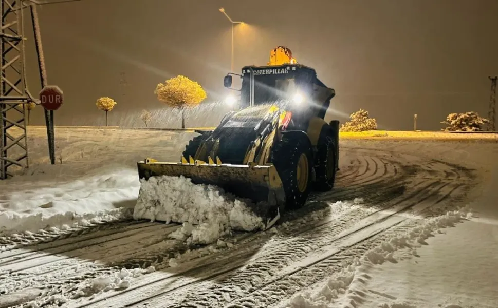 Van genelinde kar çilesi: 180 mahalle ve 183 mezra yolu ulaşıma kapalı