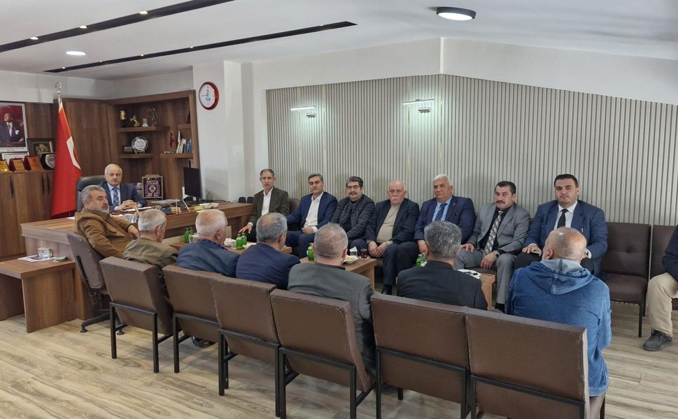 Van’da DEM Parti heyetinden Oto Sanayi Sitesi’ne ziyaret