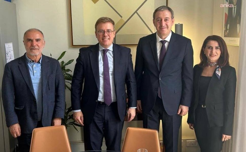 DEM Parti heyeti Fransa'da diplomatik temaslarda bulundu