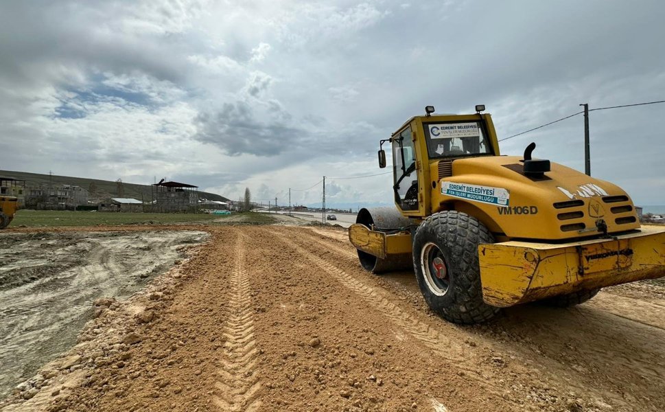 Edremit Belediyesi: Merkez ve Kırsalda Yol ve Altyapı Çalışmaları Sürüyor