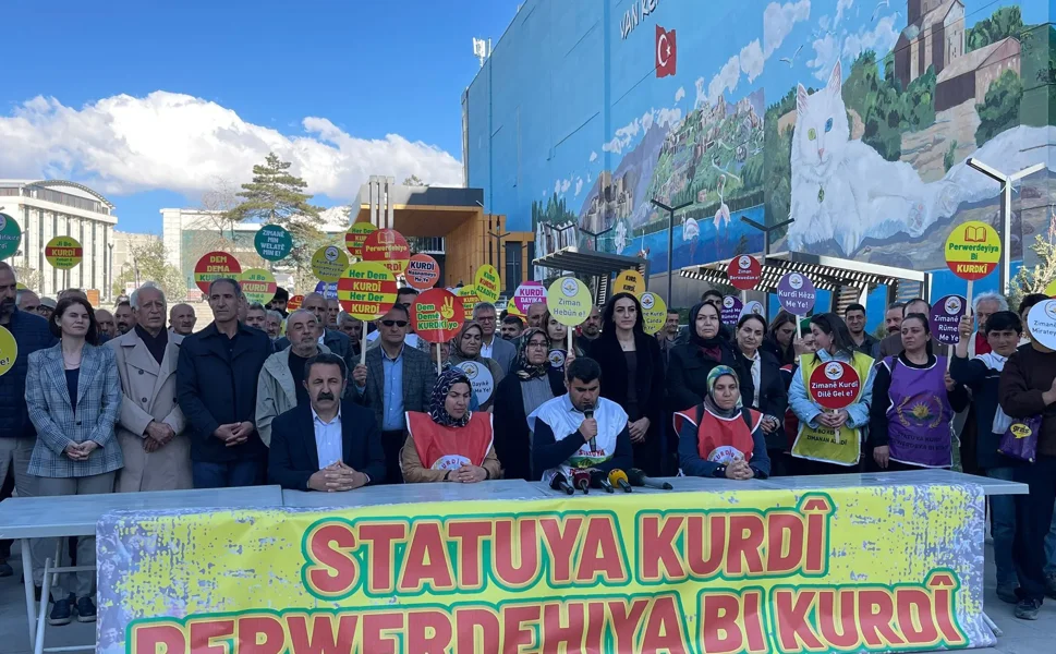 Van’da Kürt Dil Bayramı Açıklaması: “Kürtçe Resmi Statüye Kavuşmalı”